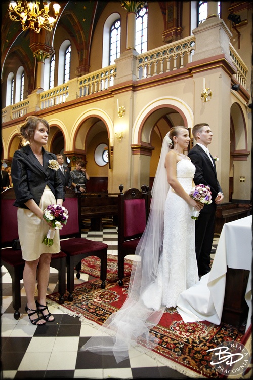 Zdjęcia ślubne Kraków kościół NMP z Lourdes wnętrze 030